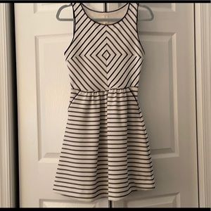 Maeve Black and White Sz 4 Dress